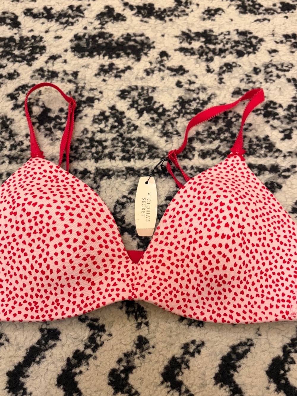 NWT Victoria’s Secret Lined No Wire Demi T-Shirt Bra Pink Red Hearts 34B Comfort